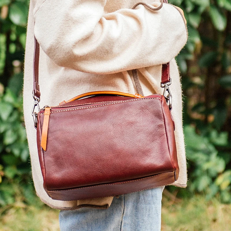 AETOO Handmade retro soft cowhide simple leather locomotive hand carrying small packets shoulder oblique cross female bag