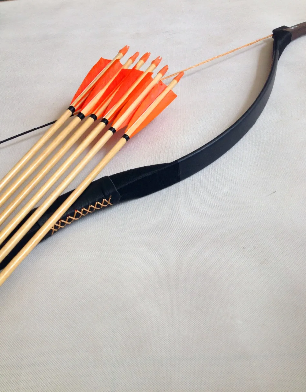 

Archery traditional Chinese handmade anti bent Bow Black Leather hunting outdoor 20-60# to send another 6 arrows