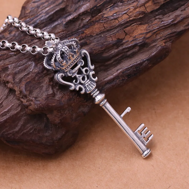 

Factory Wholesale S925 Sterling Silver Jewelry Vintage Thai Silver Personality Crown Key Pendant Creative Men And Women Models