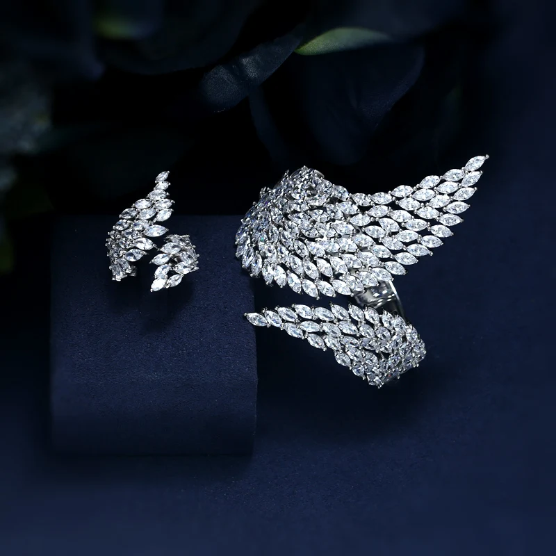 

AccKing new AAA cubic zirconia white color angel shape open bangle with rings set. beautiful stunning jewelry for women gift