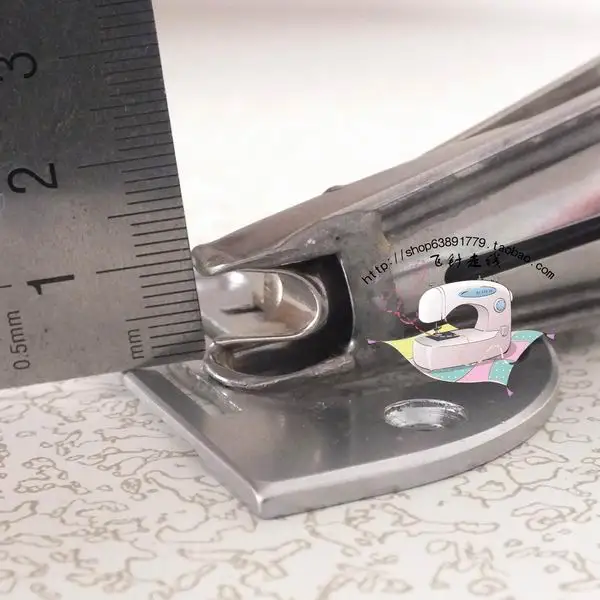 

Industrial sewing machine binder flat car edging machine insole slippers thick material edging tube edging faucet binder