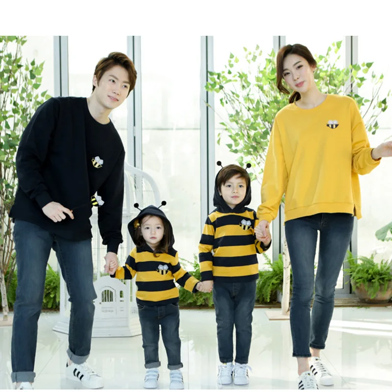 

Family Matching Outfits Mother Daughter Father Son Family Clothing Set Yellow bee sweater clothes Spring and Autumn clothes