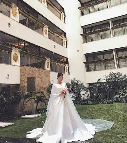 Unique Designed Satin Wedding Dresses Modest Long Sleeve Beteau Neckline Court Train Bridal Gowns Formal Robe de mariage | Свадьбы и