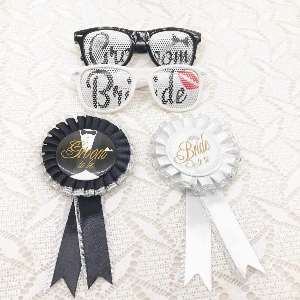 

Wedding Party Decoration Bride and Groom Sunglasses and Badge for Wedding Party Receptions Pictures Photo Booth Party Favor
