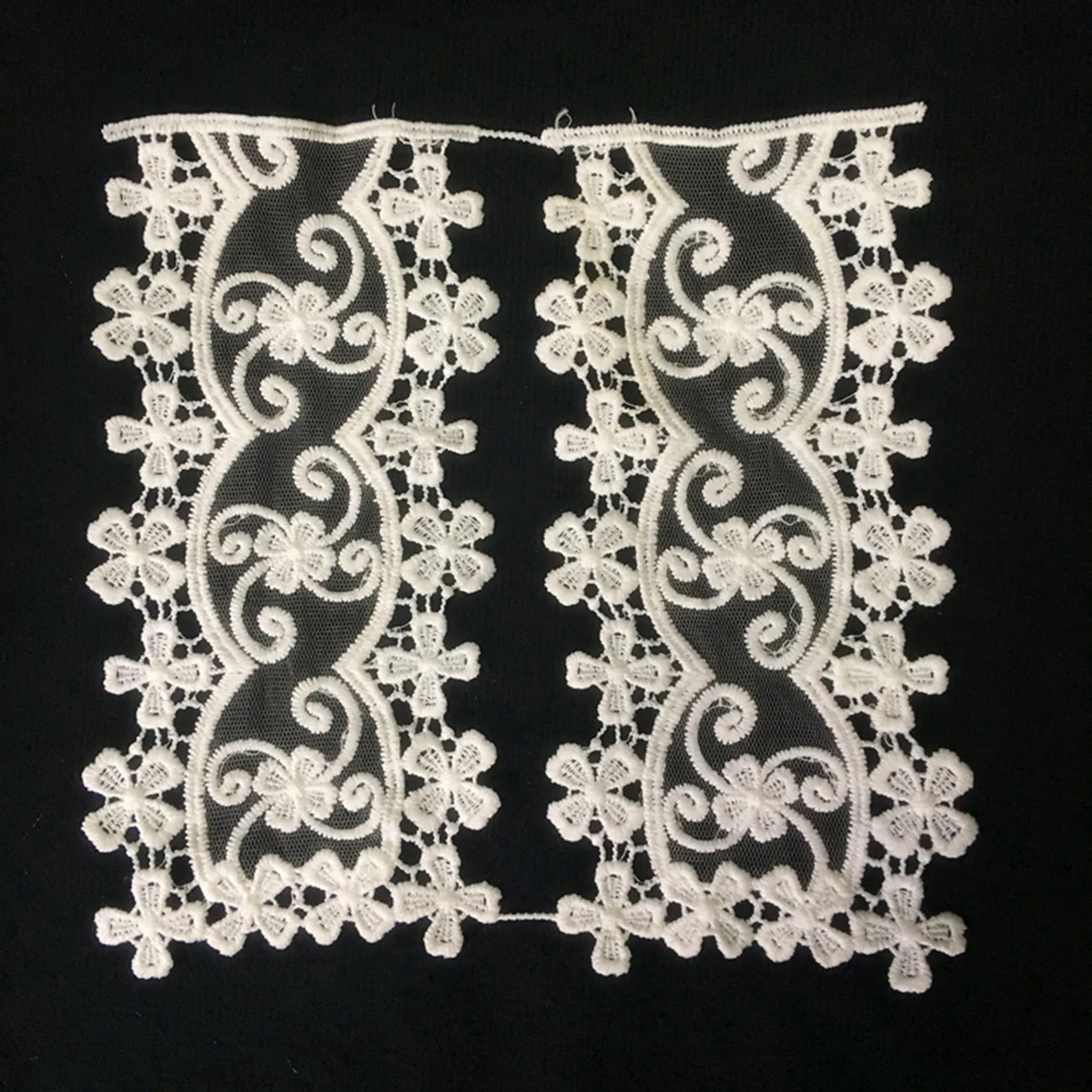 

1 Pair White 17*6cm Flower Embroidery Lace Appliqued Fabric With Mesh Leaf Jacquard Ribbon Lace Fabric Sewing Trims #LK41