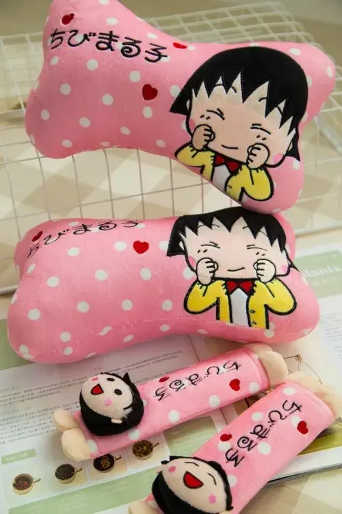 

Cute 1pair 27cm Chi-bi Maruko Sakura momoko lovely plush car safety belt cover headrest Vehicle rest neck pillow stuffed toy