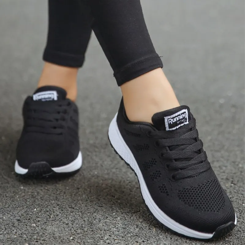 

Outdoor Couple Sneakers Women Sport Shoes Men Flat Running Shoes Summer Breathable Lightweight Cheap sport and lifestyle shoes