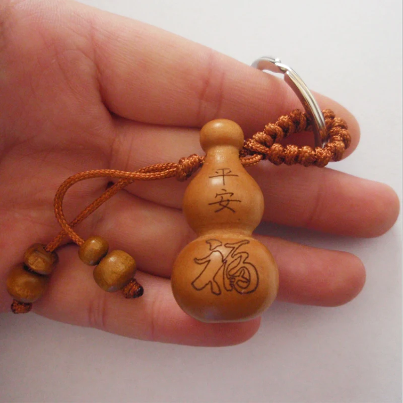 

JHSL Men Women Novelty Wood Key Chains Rings Gourd Shape Charm Happiness Theme