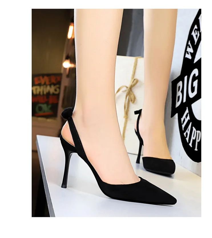 Корейский стиль; Модный тонкий каблук; очень высокий каблук; замша; закрытый носок; острый носок; с вырезами; маленькие босоножки с бантиком