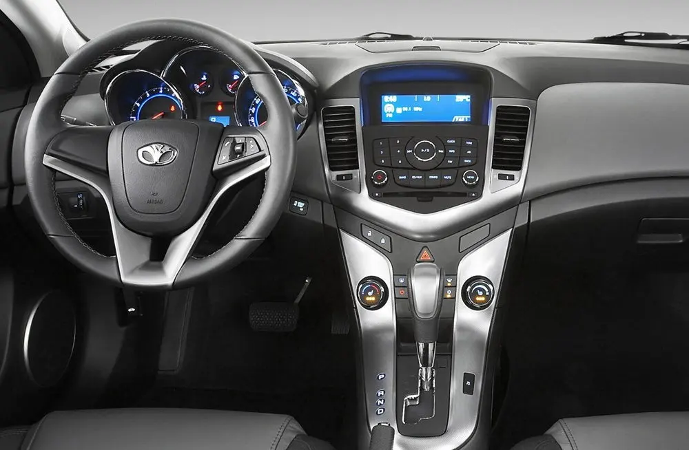 Daewoo-Lacetti-Premiere-2008-i-s