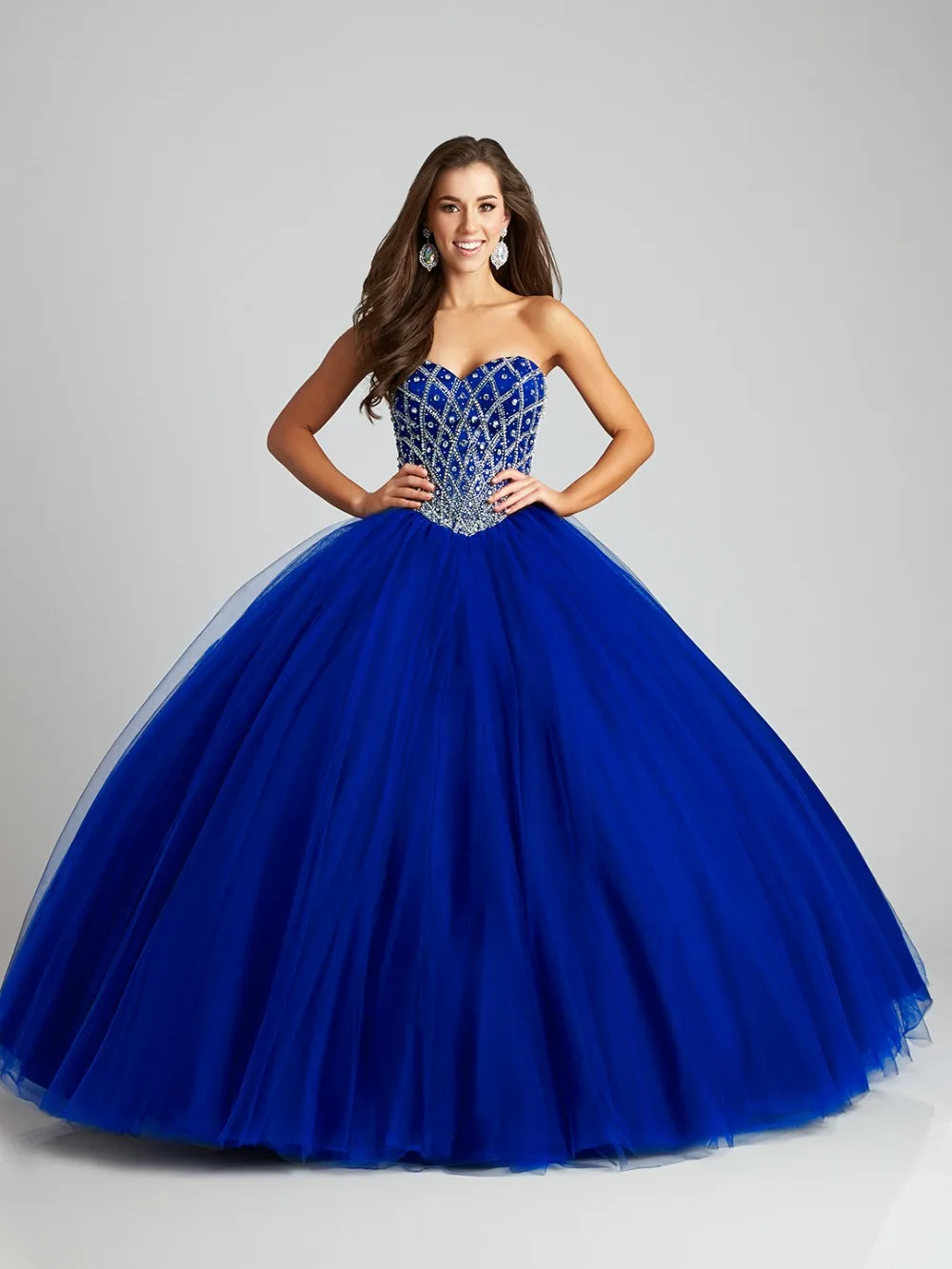 Trajes De Quinceaneras 2017 Strapless Beaded Tulle Ball Gown Vestidos De Quince Anos font b Royal