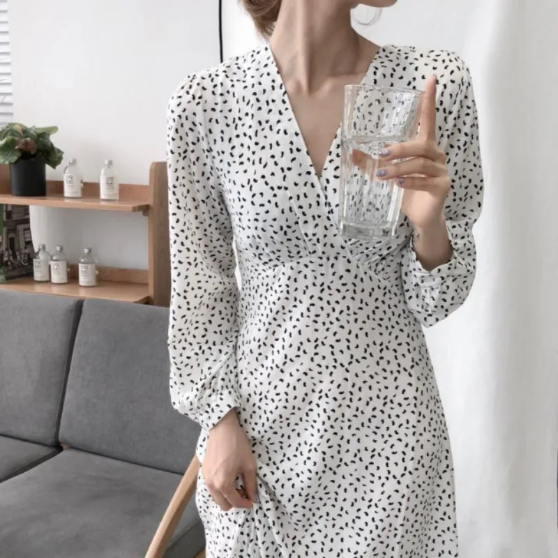 

Fashion Women Dresses Spring Summer Dress Women Korean Sexy Floral Printing Long Sleeve Dress Elegant Vintage Party Dress LW032