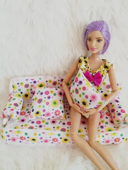 

1/6 doll sofa Mini Dollhouse Furniture Flower Sofa Couch With 2 Cushions Cute Dollhouse Furniture accessory For barbie