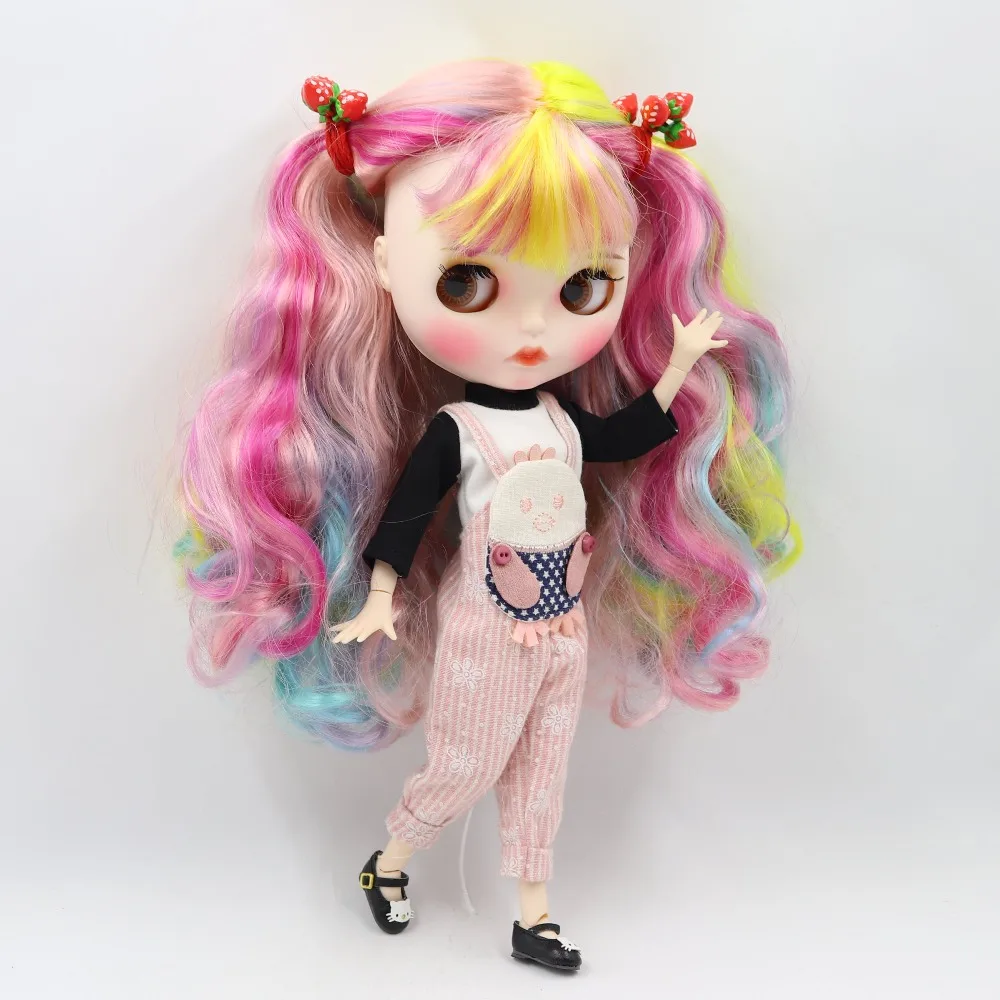 Lia – Premium Custom Neo Blythe Bambola con capelli multicolori, pelle bianca e viso imbronciato opaco 3