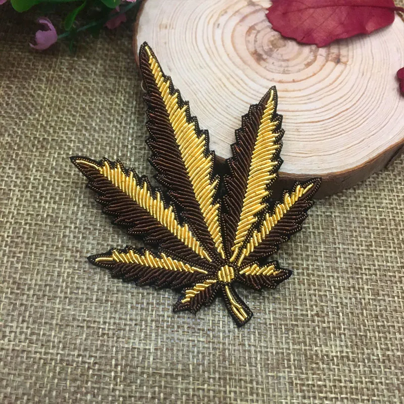 

Brooch Maple Leaf Flower Hand Sewing Metal Wire India Silk Chapter