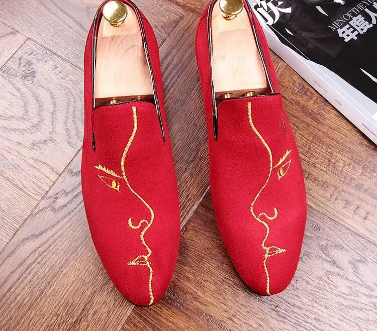 В европейском стиле мужские туфли с острым носком; кожаные туфли на плоской подошве; Классическая обувь, ко всему подходящая повседневная обувь в ретро-стиле; Повседневная Удобная кожаные мокасины gommino Обувь - Цвет: Красный