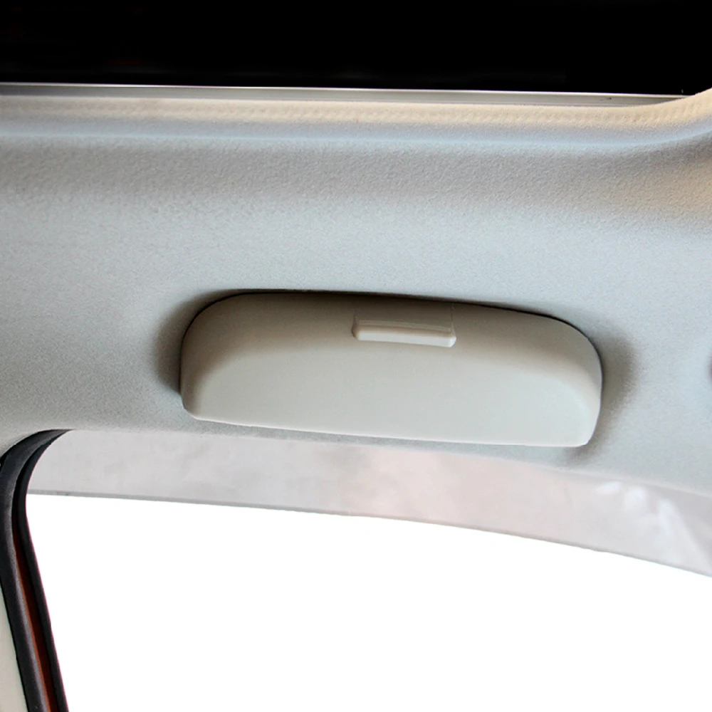 

New Car Glass Glasses Box Case For Volkswagen VW Jetta Golf MK4 MK5 MK6 CC Tiguan Sharan Touran Bora Skoda Fabia Superb