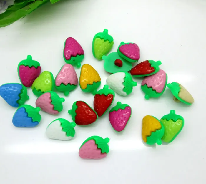 

100Pcs Mixed Acrylic Strawberry Shape Sewing Buttons For Kids Clothes Scrapbooking Decorative Botones Handicraft DIY Accessories