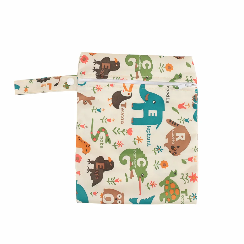 

Waterproof Baby Diaper Dry Wet Bag Reusable Washable Zipper Baby Cloth Diaper Product Bag Size: 20*25cm