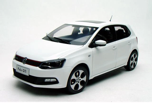 1:18 литая под давлением модель для Volkswagen VW Polo GTI 2012 Белый хэтчбек игрушечный автомобиль миниатюрная Коллекция подарков