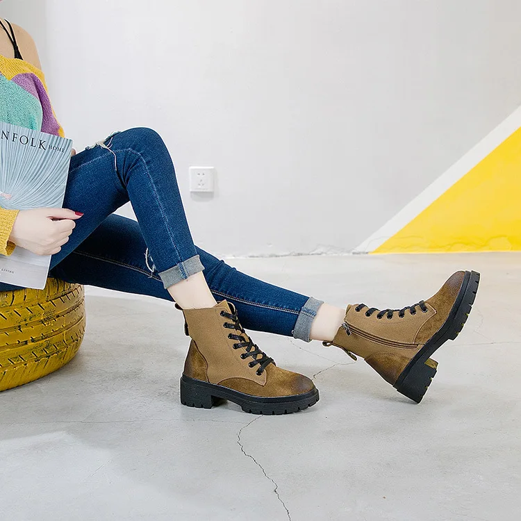 

2018 autumn new fashion simple Martin boots women retro trend stitching comfortable non-slip casual women's boots.