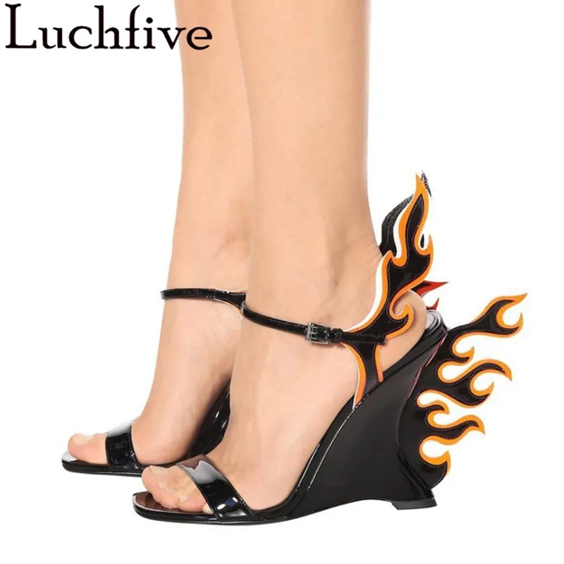 Luchfive/белые сандалии на танкетке; женские сандалии-гладиаторы на высоком каблуке с пряжкой на щиколотке; Летние дизайнерские туфли для подиума; женская обувь черного цвета
