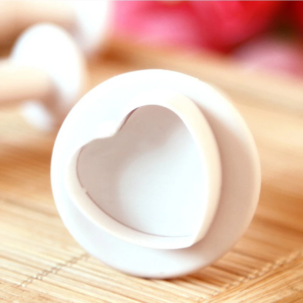 3 Pcs Love Heart Shape Cookie Plunger Cutter Fondant Gum Paste Cupcake Toppers Mold Biscuit Christmas Gigt Decorating Tool