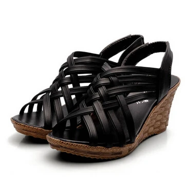 XingDeng/Женская обувь на танкетке в европейском стиле; женские модные босоножки; женская обувь на платформе; Босоножки с открытым носком; Туфли-гладиаторы; Размеры 35-40 - Цвет: Black