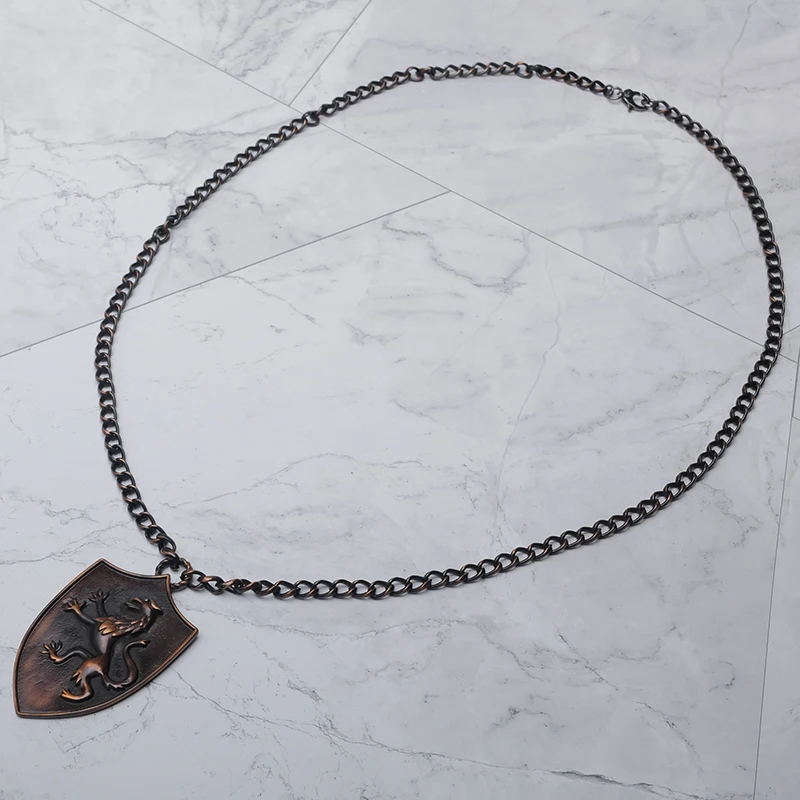 

Amorita boutique Metallic lion vintage necklace
