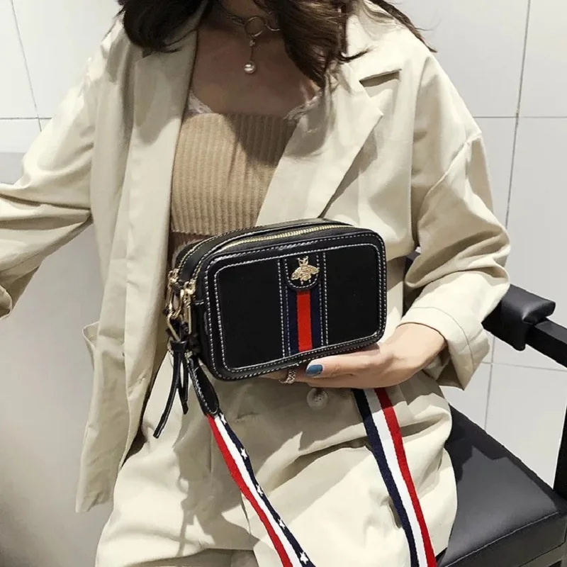 

Women Designer Shoulder Bag Wide Strap Flap Handbags Ladies Leather Bee Messenger Bag Women Clutch Bag Purse