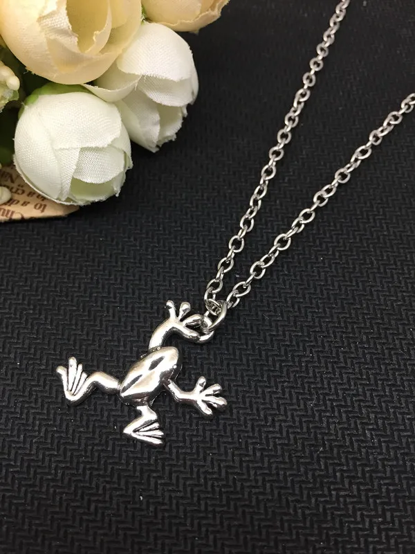 

2018/Fashion Hot Style Glamorous Alloy Pendant Frog Necklace, Male and Female Necklace Jewelry.