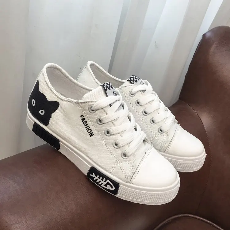 

Canvas shoes female 2019 spring new Korean version of the wild flat white shoes female casual students with women's shoes tide