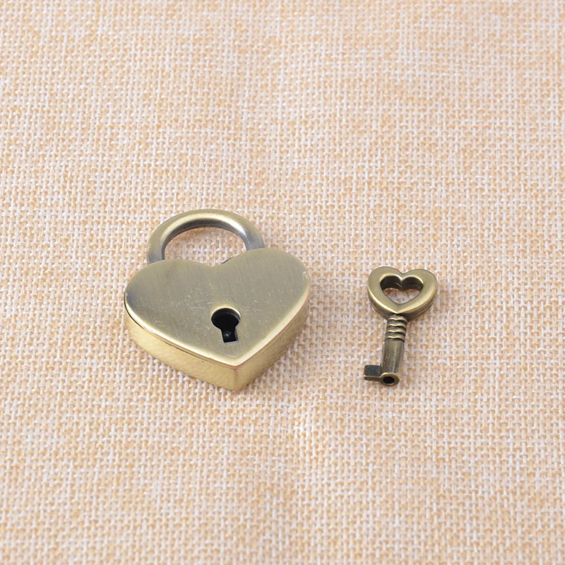 3cm-x-39cm-antique-bronze-heart-lock-key-necklace-spring-fashion