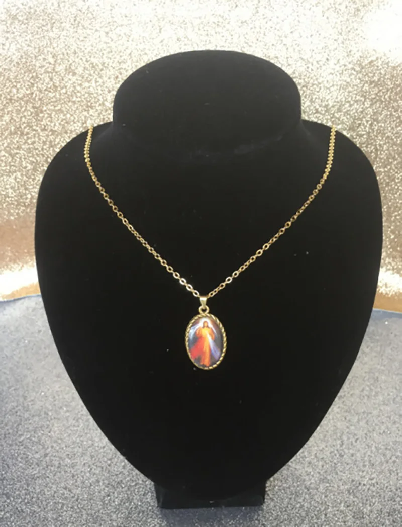 Девы Марии драгоценный камень ожерелье Бог христианские украшения ретро свитер цепи 2,9X1,8 см Европейский металлический материал украшения дома