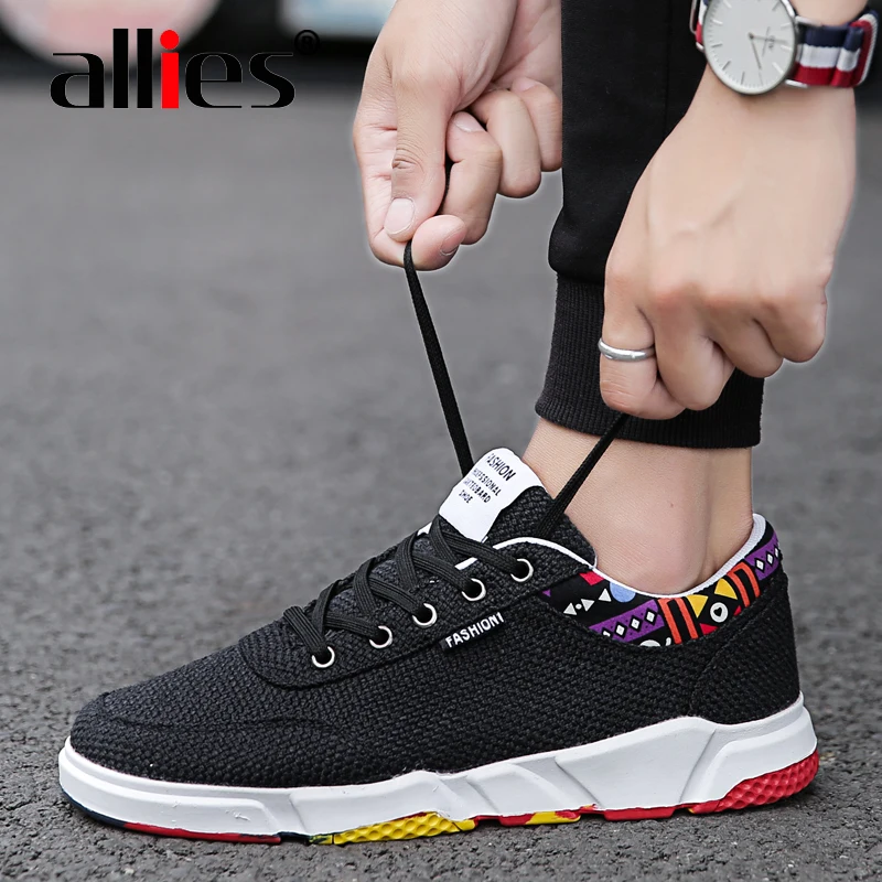 

Fashion Men Breathable Sneakers New 2018 Spring Autumn Lightweight Canvas Shoes Lace Up Flats Shoes Zapatos De Hombre
