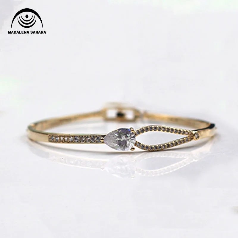 

MADALENA SARARA GIVEAWAY GIFT AAAA Cubic Zirconia Inlaid Girl's Bangle Three Color Options Fashion Style
