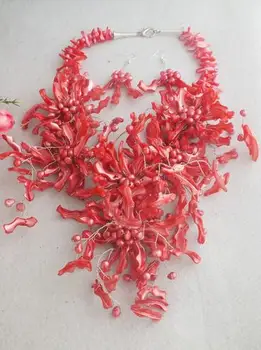 شراءمجموعة مجوهرات على شكل زهرة للزفاف أقراط على شكل زهرة من لؤلؤ المياه العذبة باللون الوردي الجميل