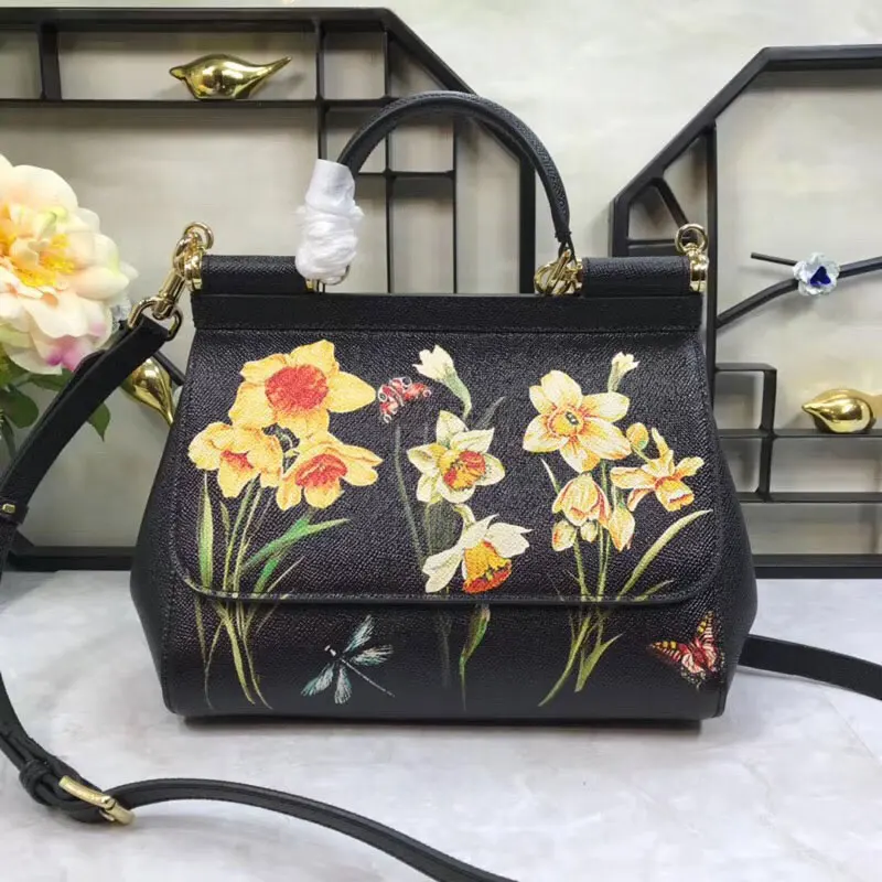 

Tulip flowers and butterflies shoulder diagonal cross bag female 2019 new tide black flowers