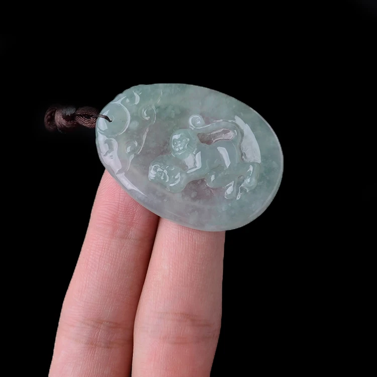

2019 new and old pit ice species light green monkey jade A cargo jade zodiac monkey pendant with certificate
