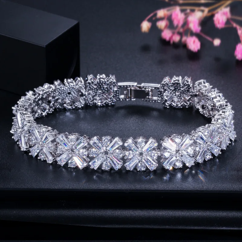 High-end customized snow zircon bracelet from Europe and America