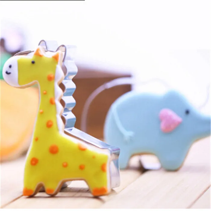 

Giraffe Shape Cookie Cutter Stainless Steel Baking Biscuit Molds DIY Baking Bread Cookie Cutter Bakeware Cutter Cut Outs Mold