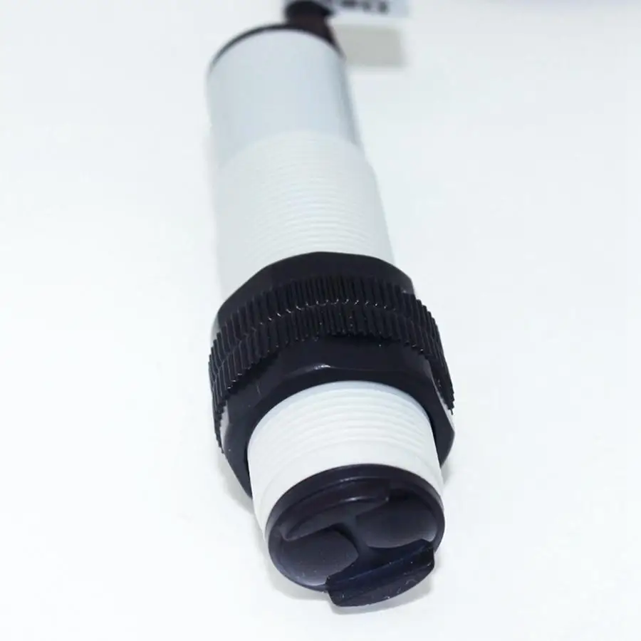 

Output NPN Normally Open E3F-DS100P4P1 Photoelectric Switch Proximity Sensor Adjustable 10-130CM ABS IP65
