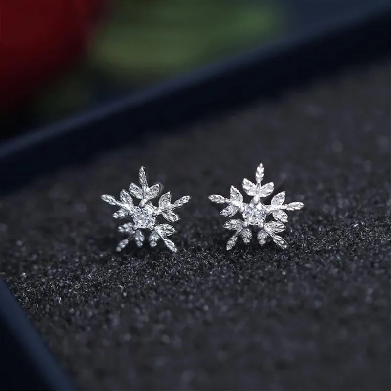 

100% 925 Sterling Silver Cubic Zirconia Cute Snowflake Stud Earrings For Women Valentines Day Gift Creative Fashion Jewelry E585