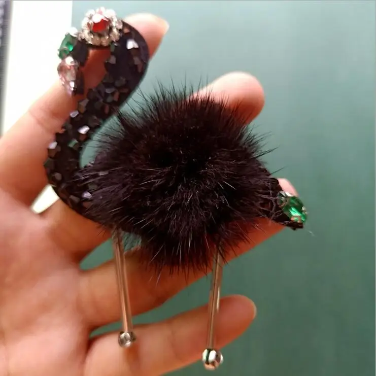 

1 pcs Sequined fur ostrich Patch for Clothes Sewing on Rhinestone Beaded Applique for Jackets Jeans Bags Shoes Beading Applique
