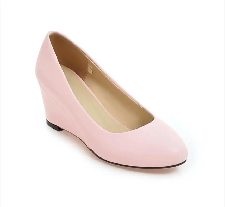 Туфли-лодочки весенне-осенние новые стильные модные женские туфли без застежки с круглым закрытым носком на среднем каблуке-танкетке, большие размеры 33-43 - Цвет: Розовый