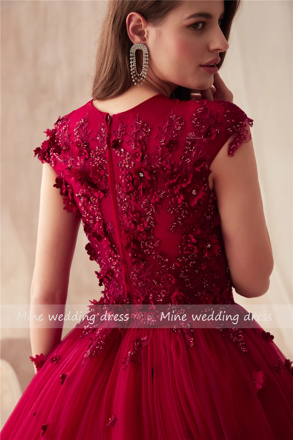 С круглым вырезом Бальные платья бордовое свадебное платье с Цвет 3D с цветочной аппликацией с хрустальные стразы свадебные платья Reals
