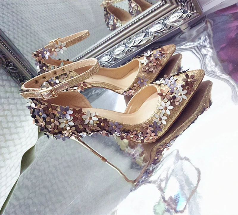 

Europe and America fine with super high heels women 2018 spring and summer new pointed side empty flower rivet women's shoes