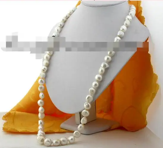 

3703 white baroque fw pearl necklace magnet