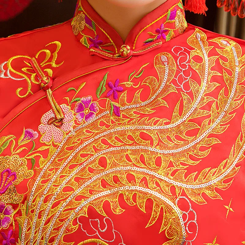 Красный со шлейфом Qipao для женщин невесты традиционные свадебное платье Новинка 2019 года Китайский Феникс Платье с вышивкой Cheongsam стиль Chinois