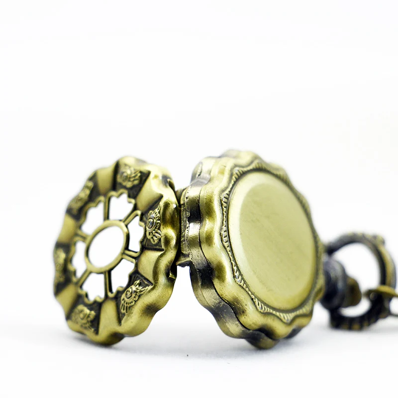 PS561-Small-Size-Women-Retro-Bronze-Flower-Quartz-Pocket-Watch-Necklace-Pendant-Chain-Gifts (4)